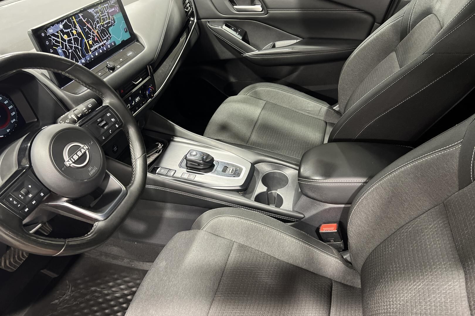 Nissan Qashqai iso kuva 7