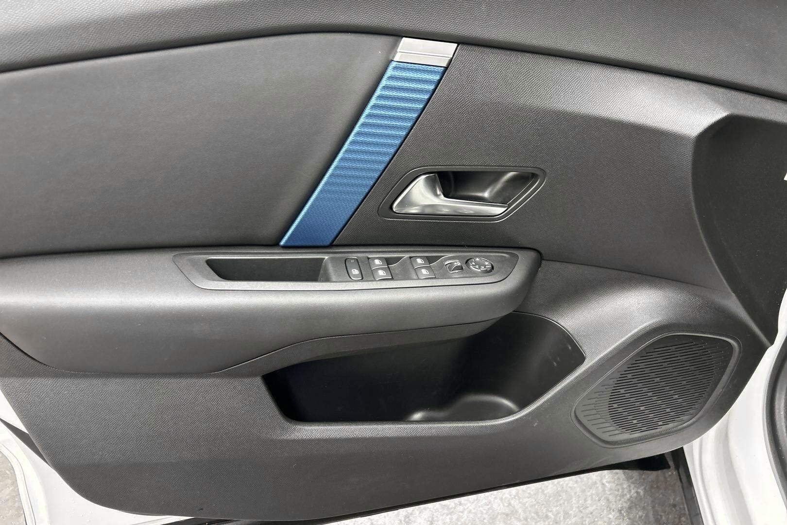 Citroen C4 iso kuva 12
