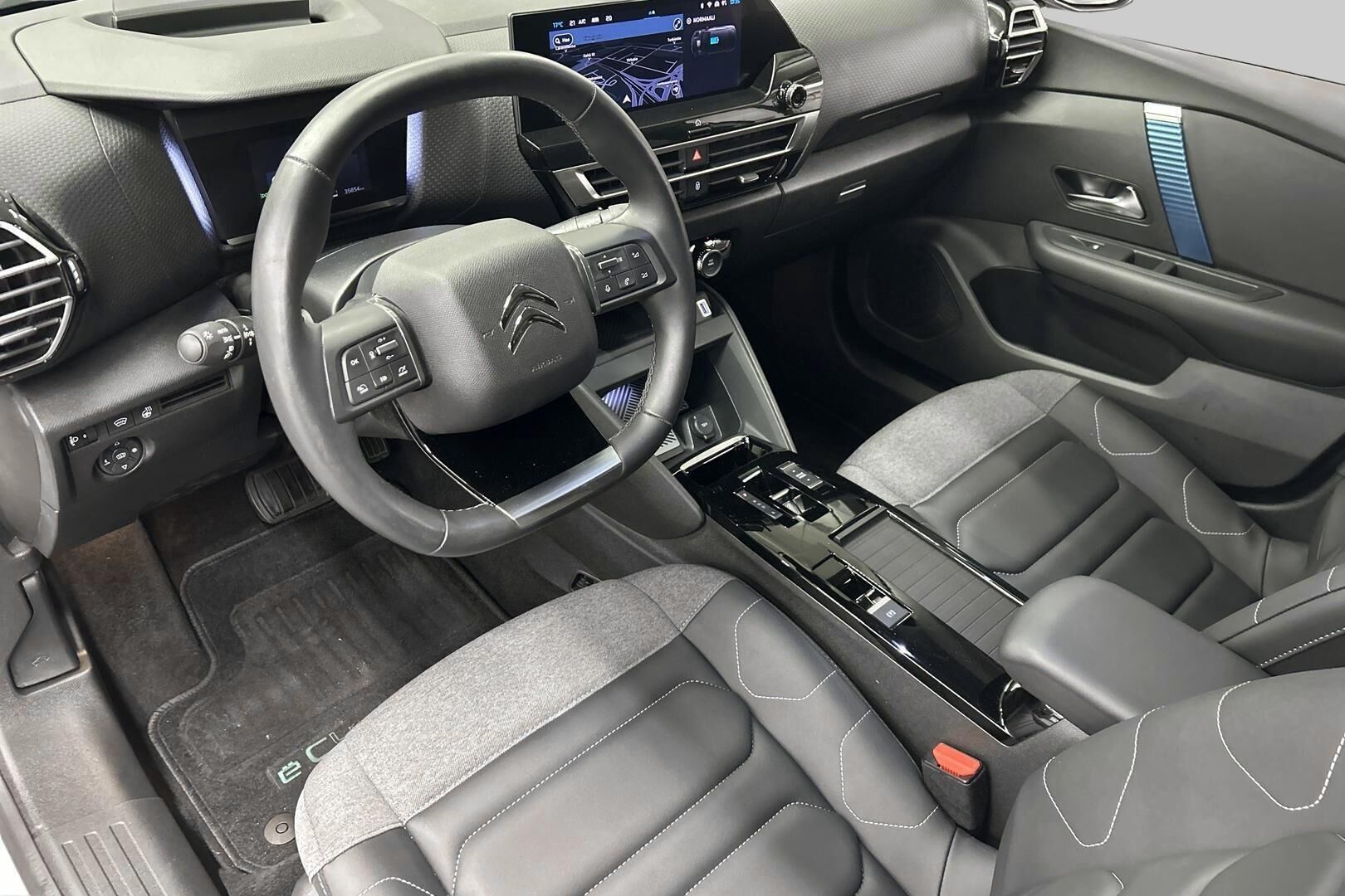 Citroen C4 iso kuva 22