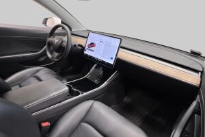 TESLA MODEL 3 esikatselu 30