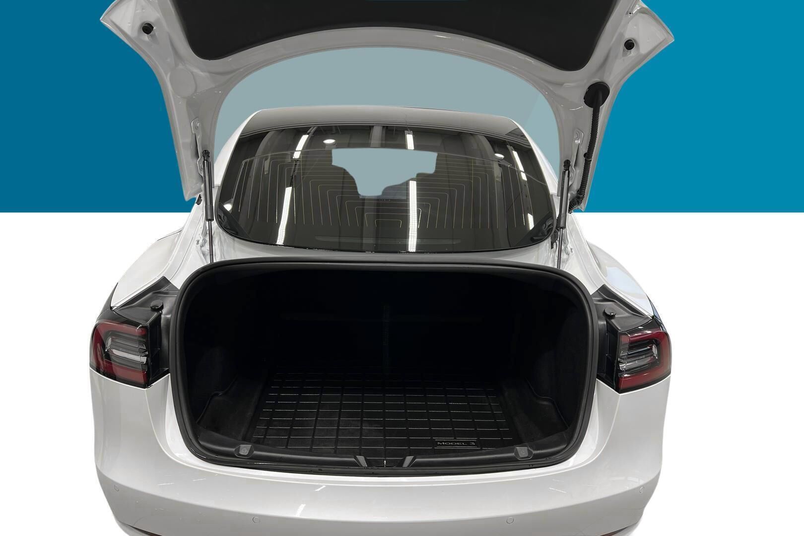 TESLA MODEL 3 iso kuva 16