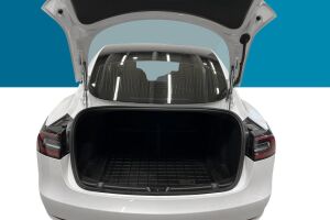 TESLA MODEL 3 esikatselu 16