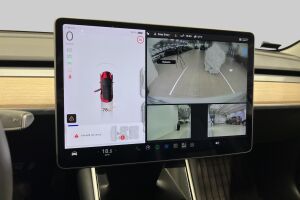 TESLA MODEL 3 esikatselu 18