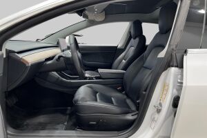 TESLA MODEL 3 esikatselu 9