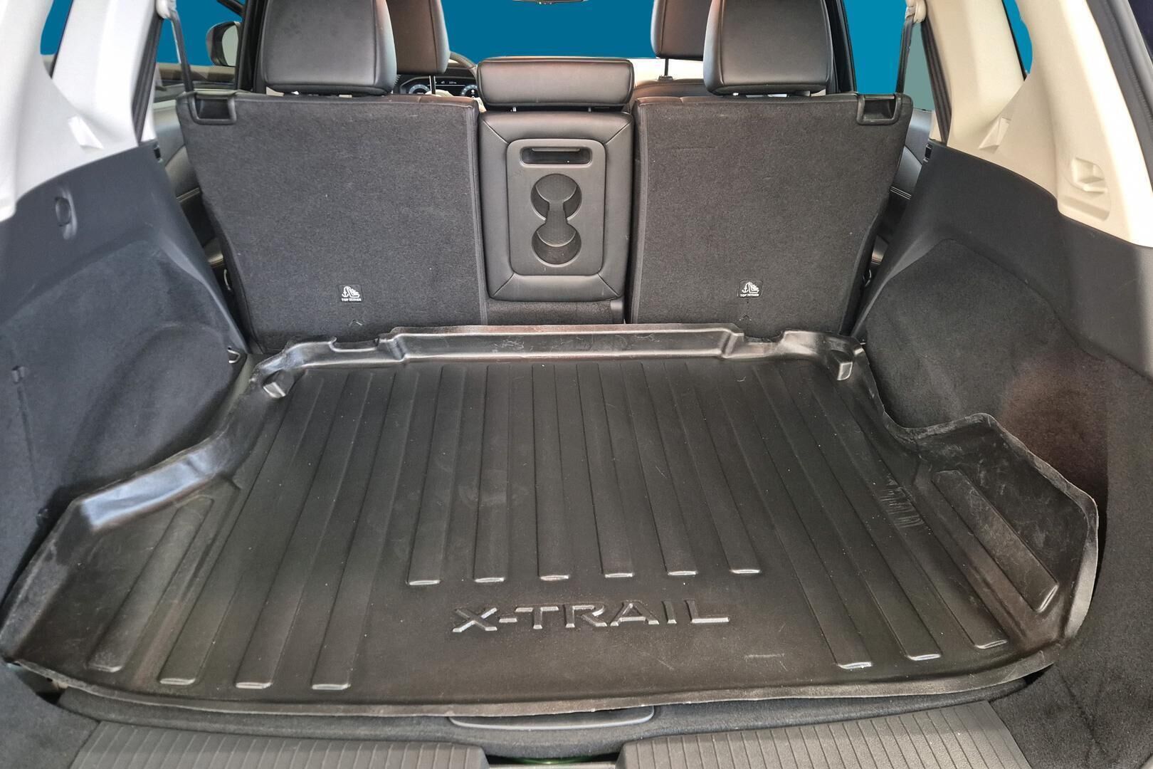 Nissan X-Trail iso kuva 12