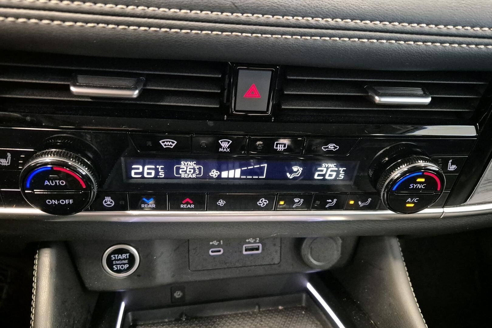 Nissan X-Trail iso kuva 16