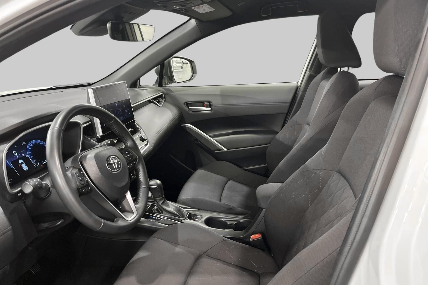 Toyota Corolla Cross iso kuva 8