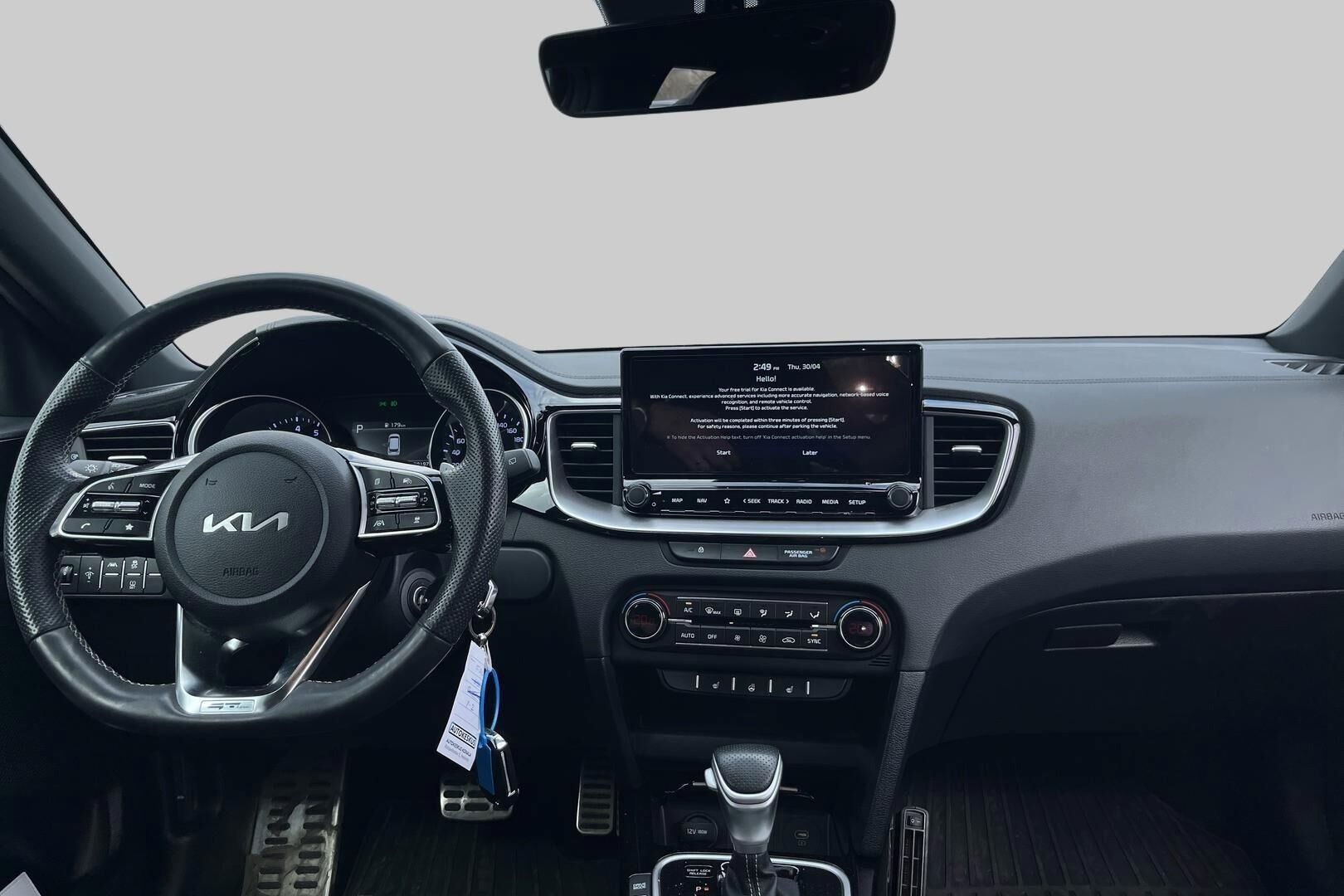 Kia Ceed iso kuva 2