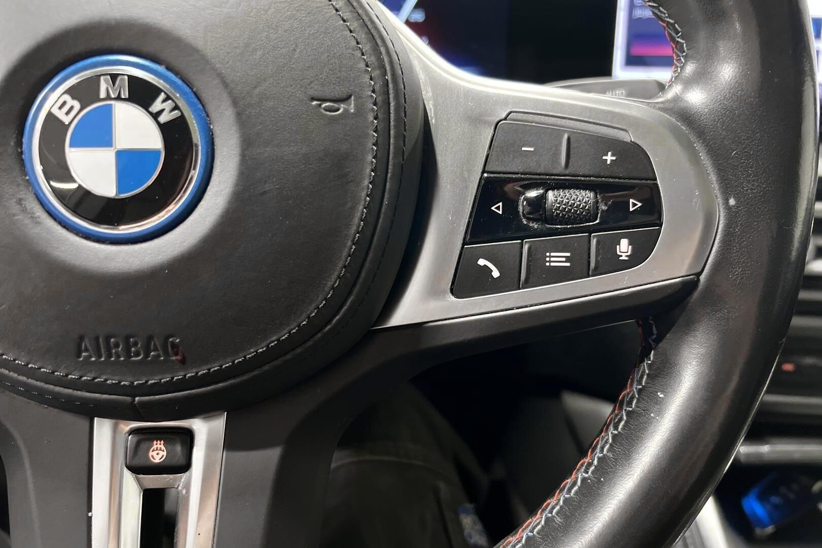 BMW i4 iso kuva 15