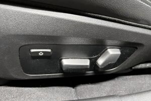 BMW i4 esikatselu 17