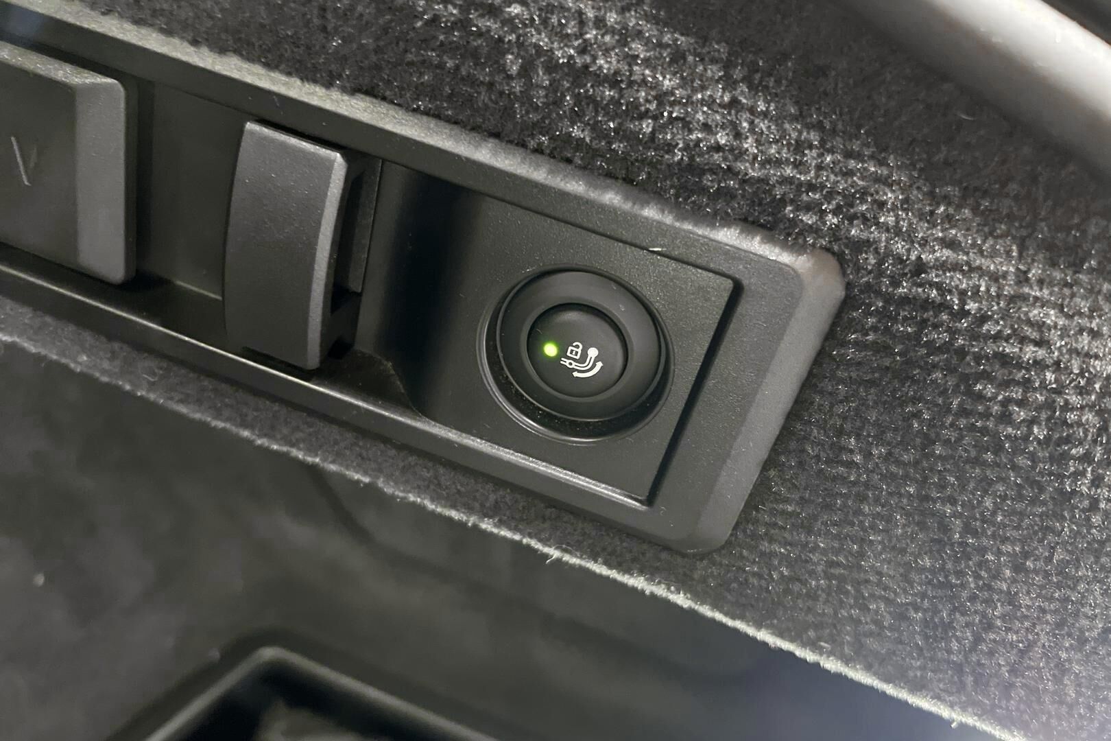 BMW i4 iso kuva 20