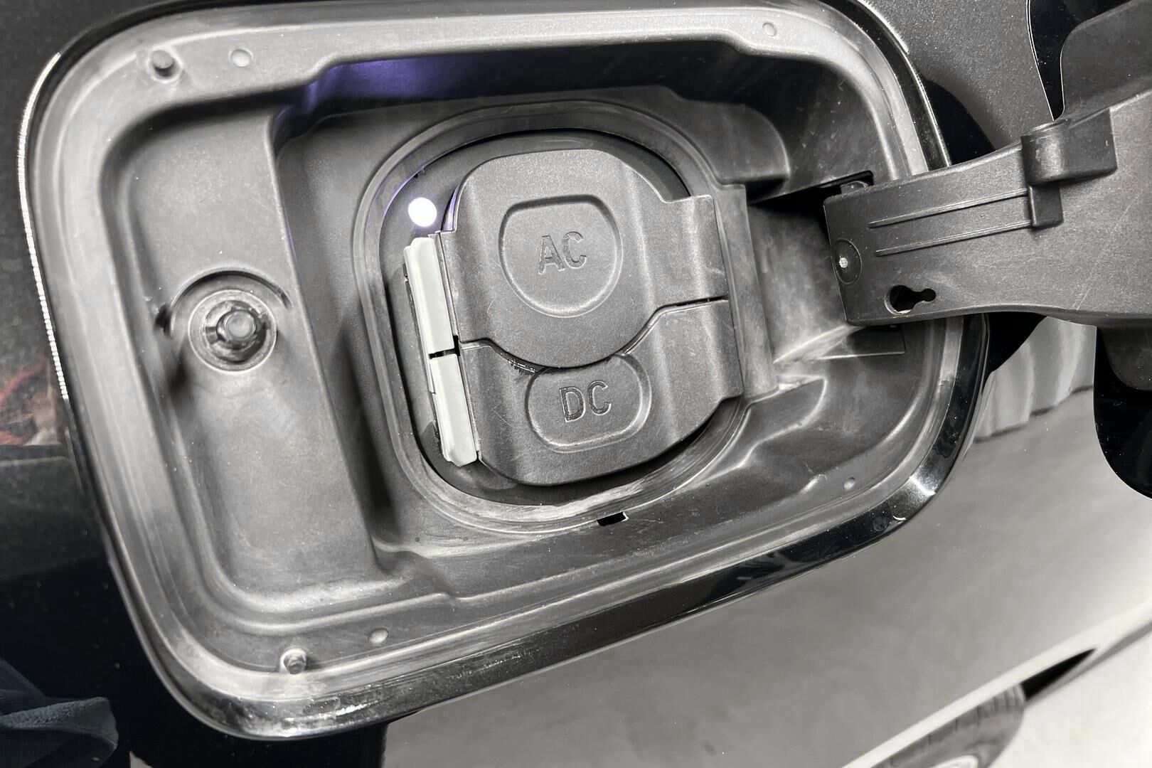 BMW i4 iso kuva 21