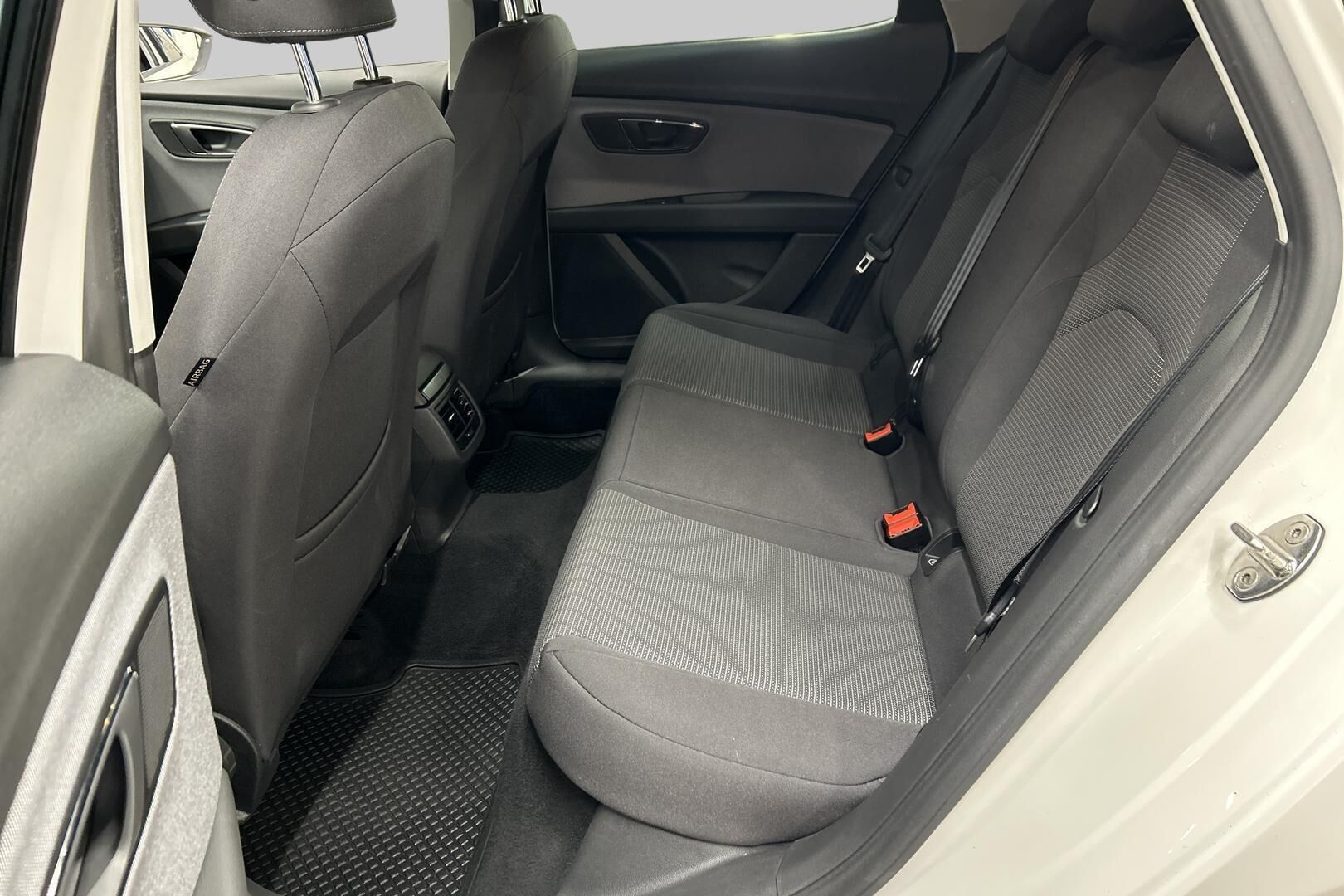 Seat Leon iso kuva 10