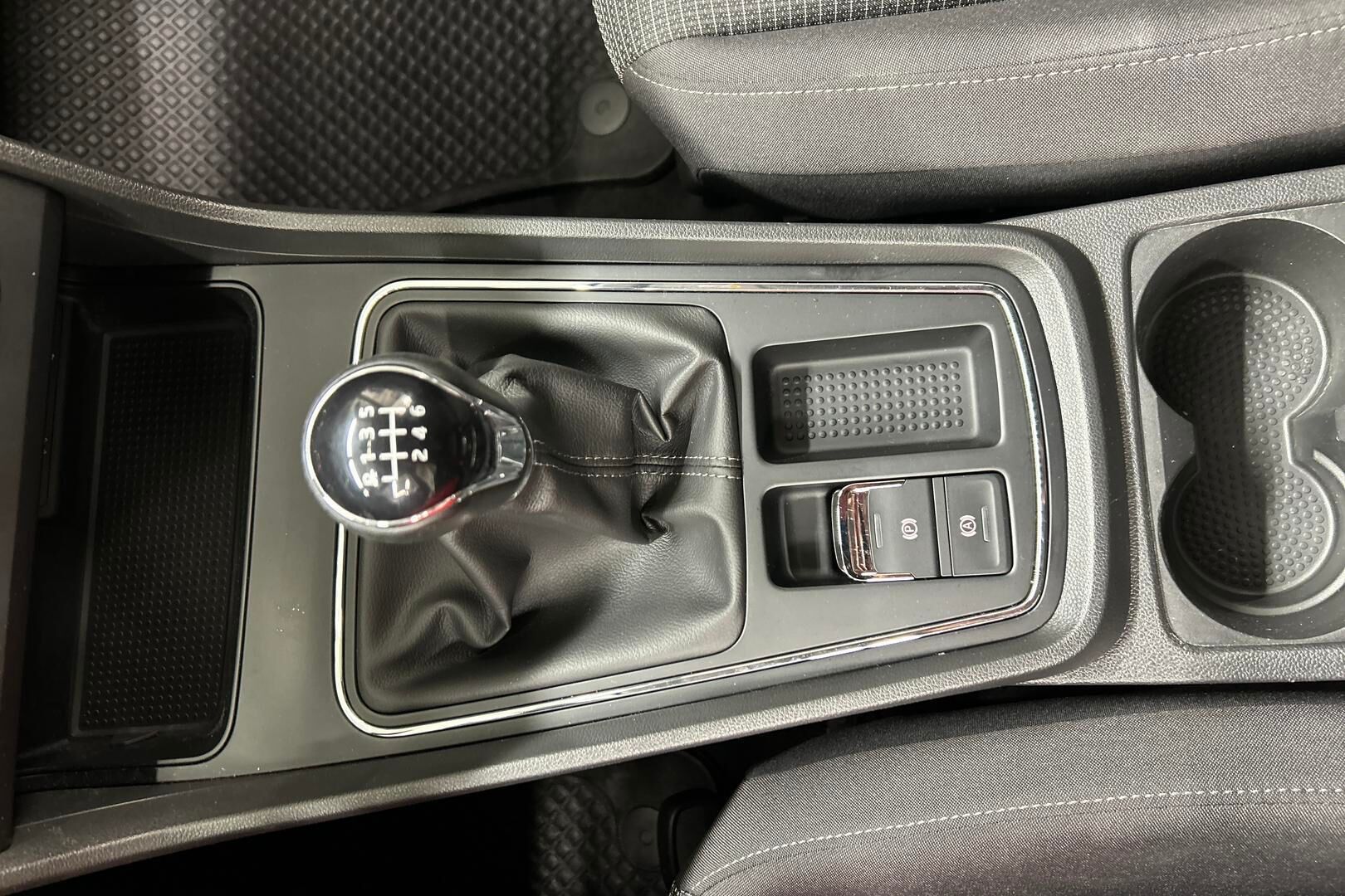 Seat Leon iso kuva 17