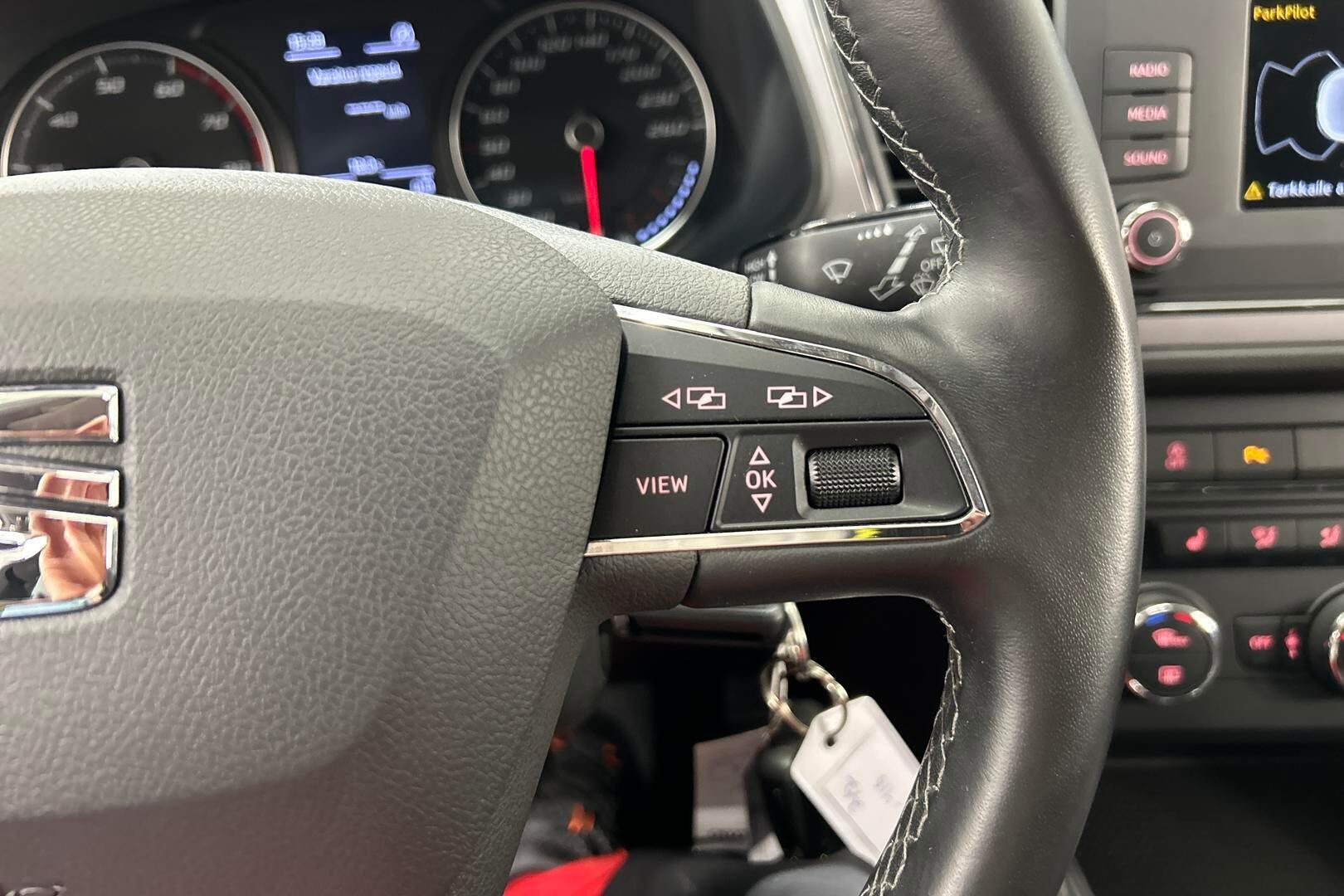 Seat Leon iso kuva 18