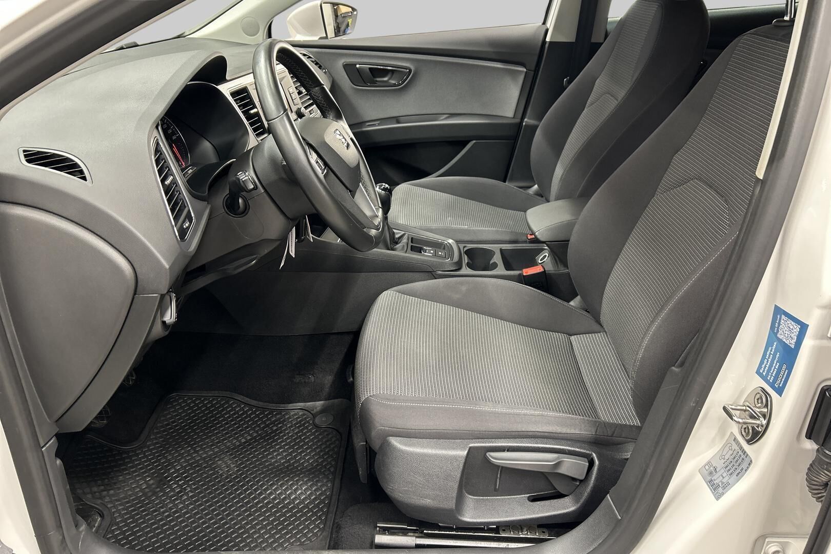 Seat Leon iso kuva 9