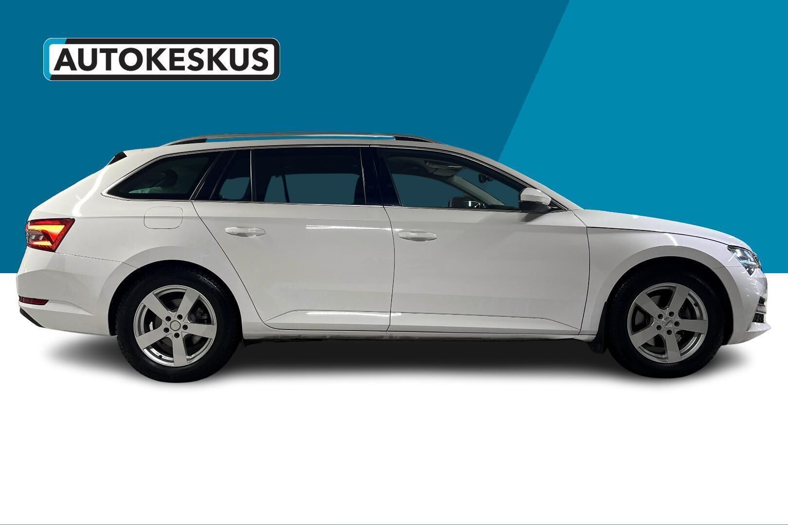 Skoda Superb iso kuva 5