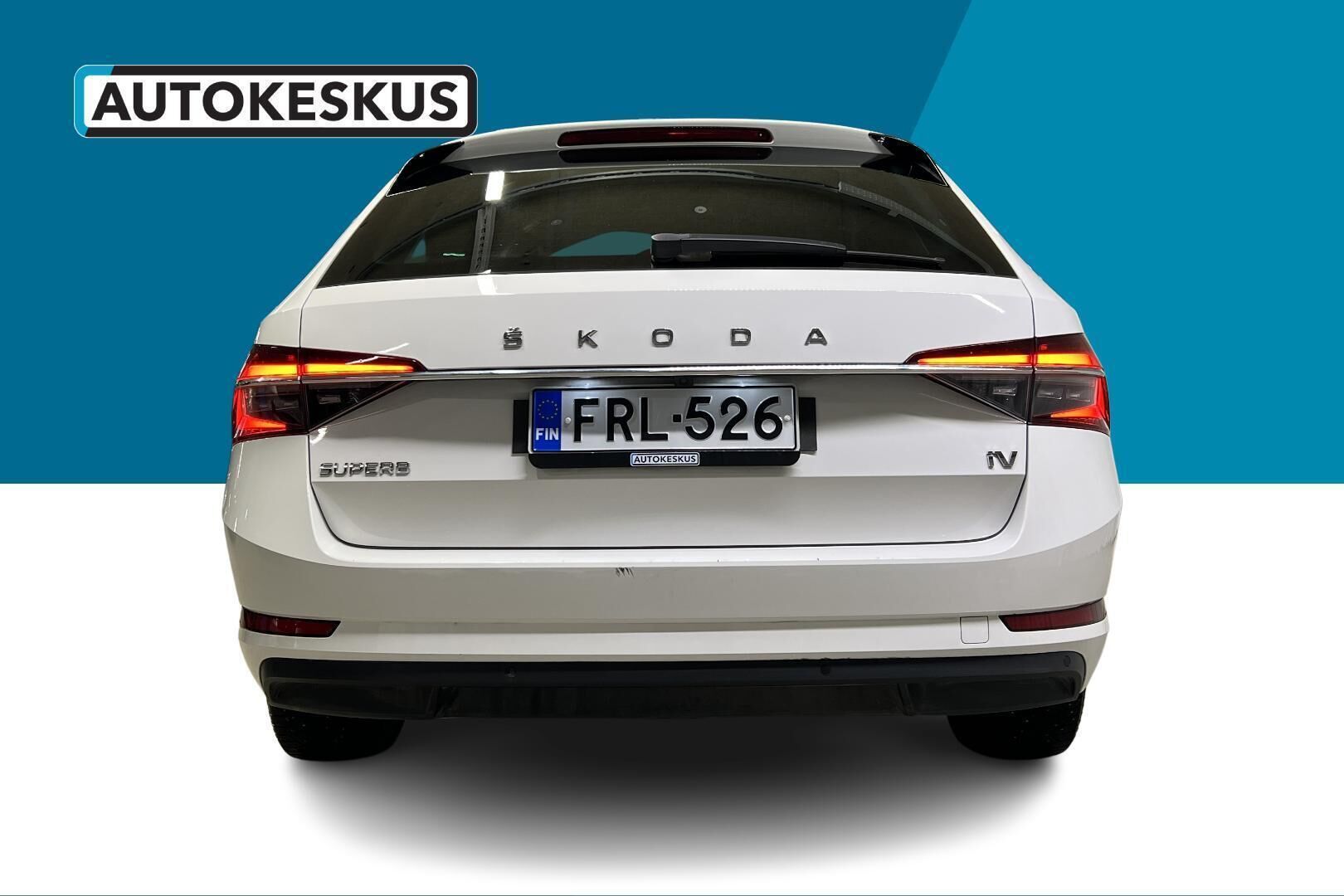 Skoda Superb iso kuva 7