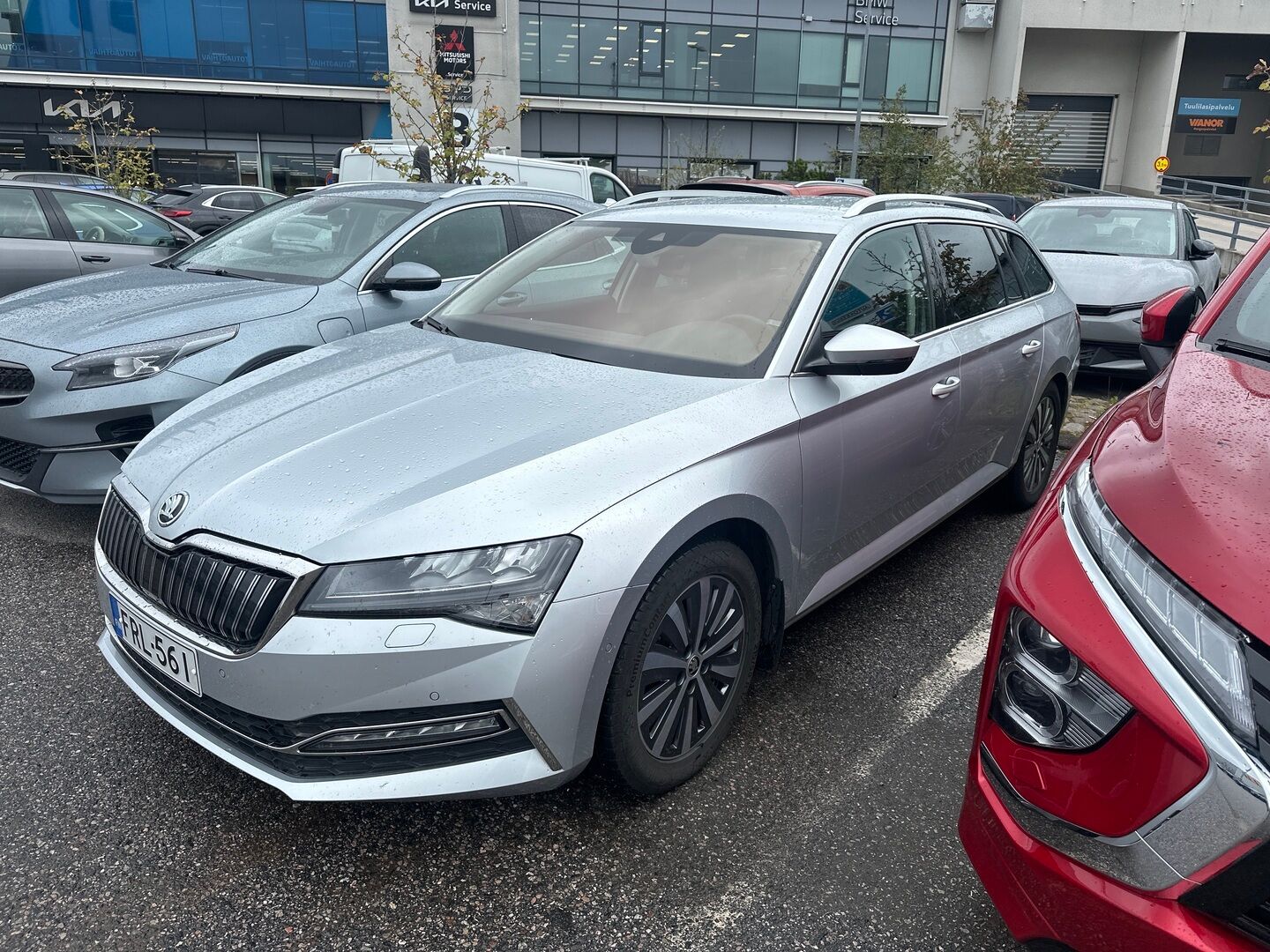 Skoda Superb iso kuva 0