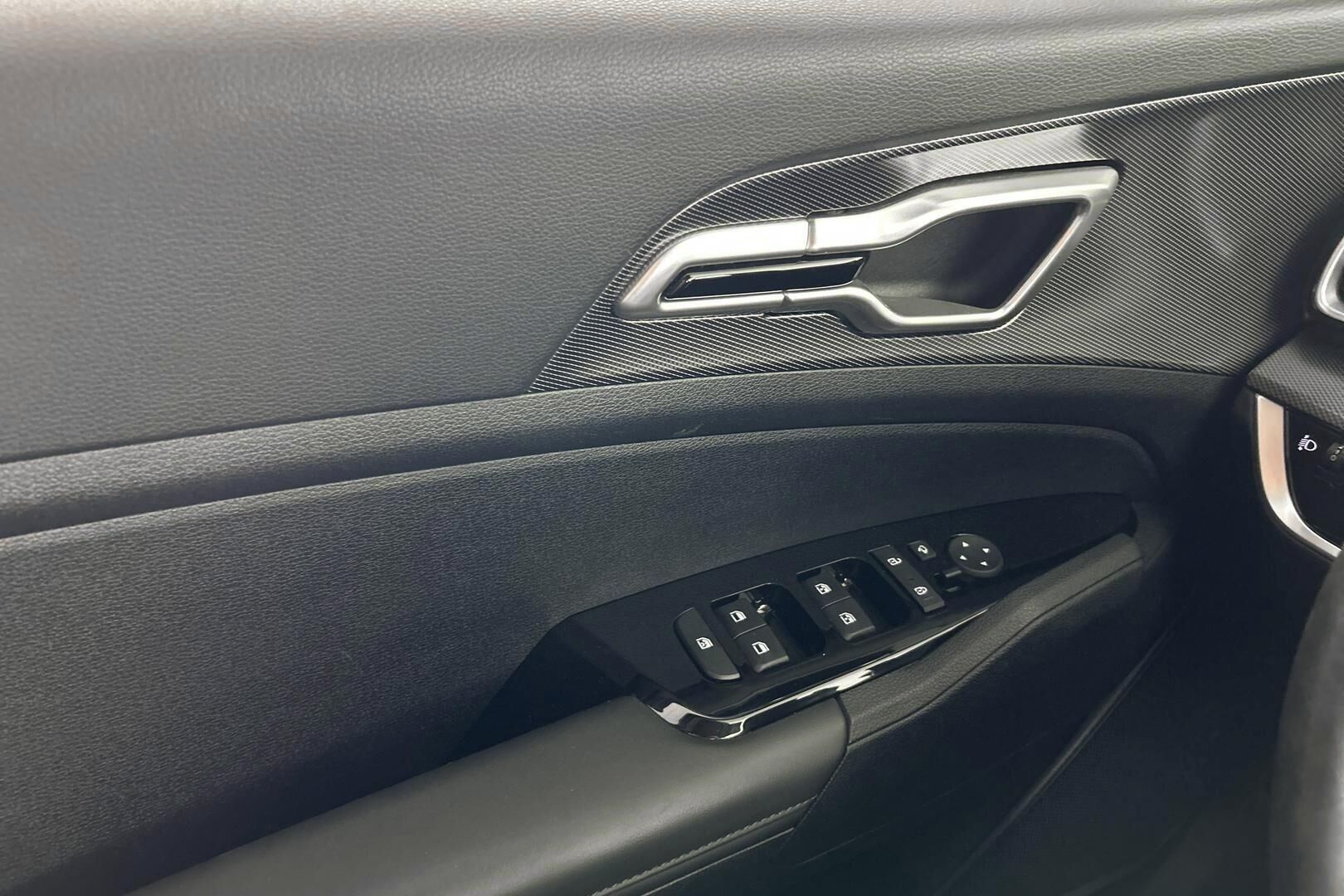 Kia Sportage iso kuva 19