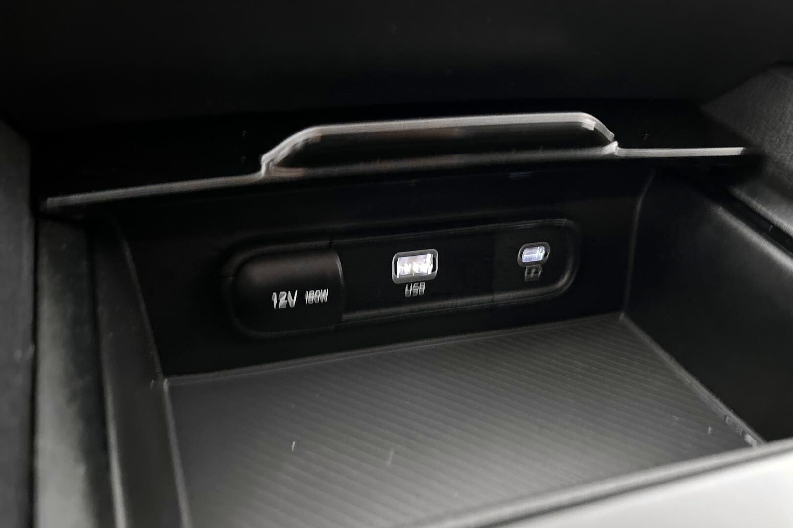 Kia Sportage iso kuva 28