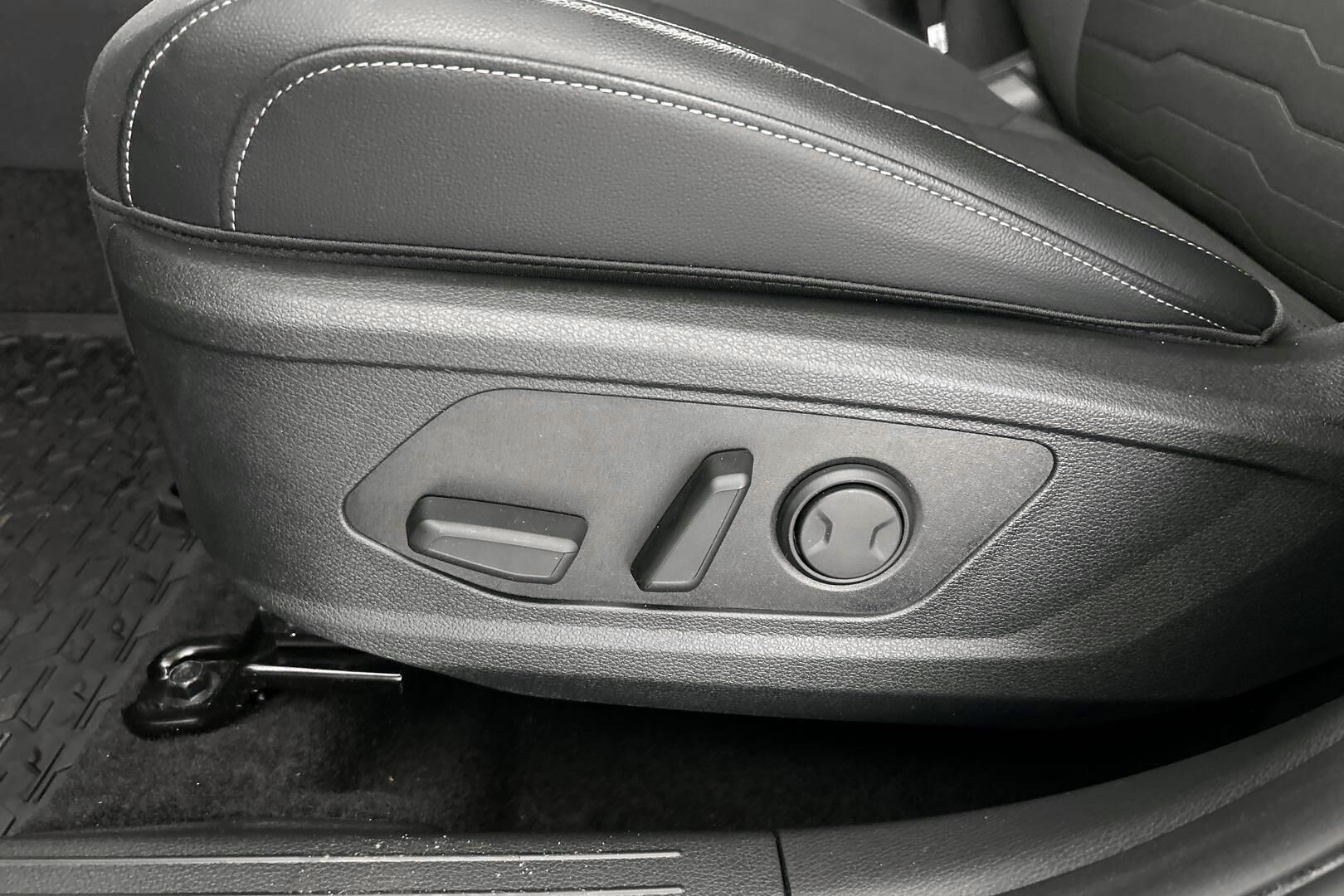 Kia Sportage iso kuva 31