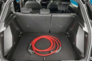 Peugeot e-2008 esikatselu 11