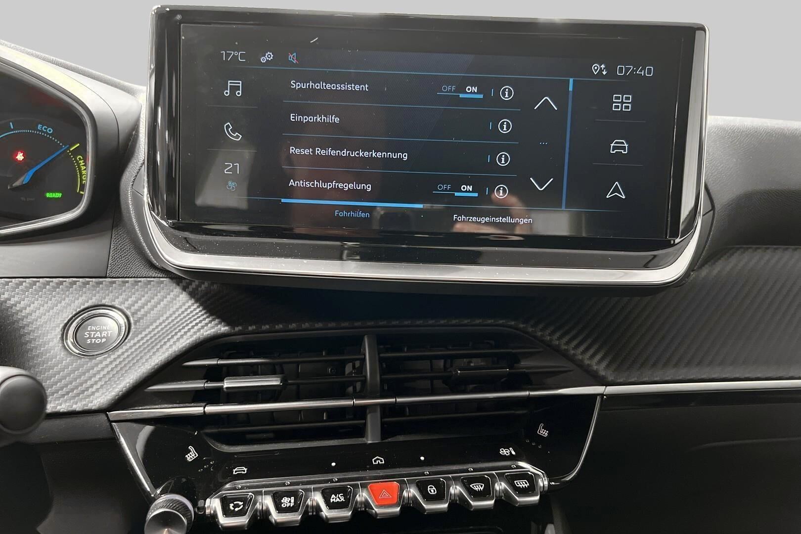 Peugeot e-2008 iso kuva 14