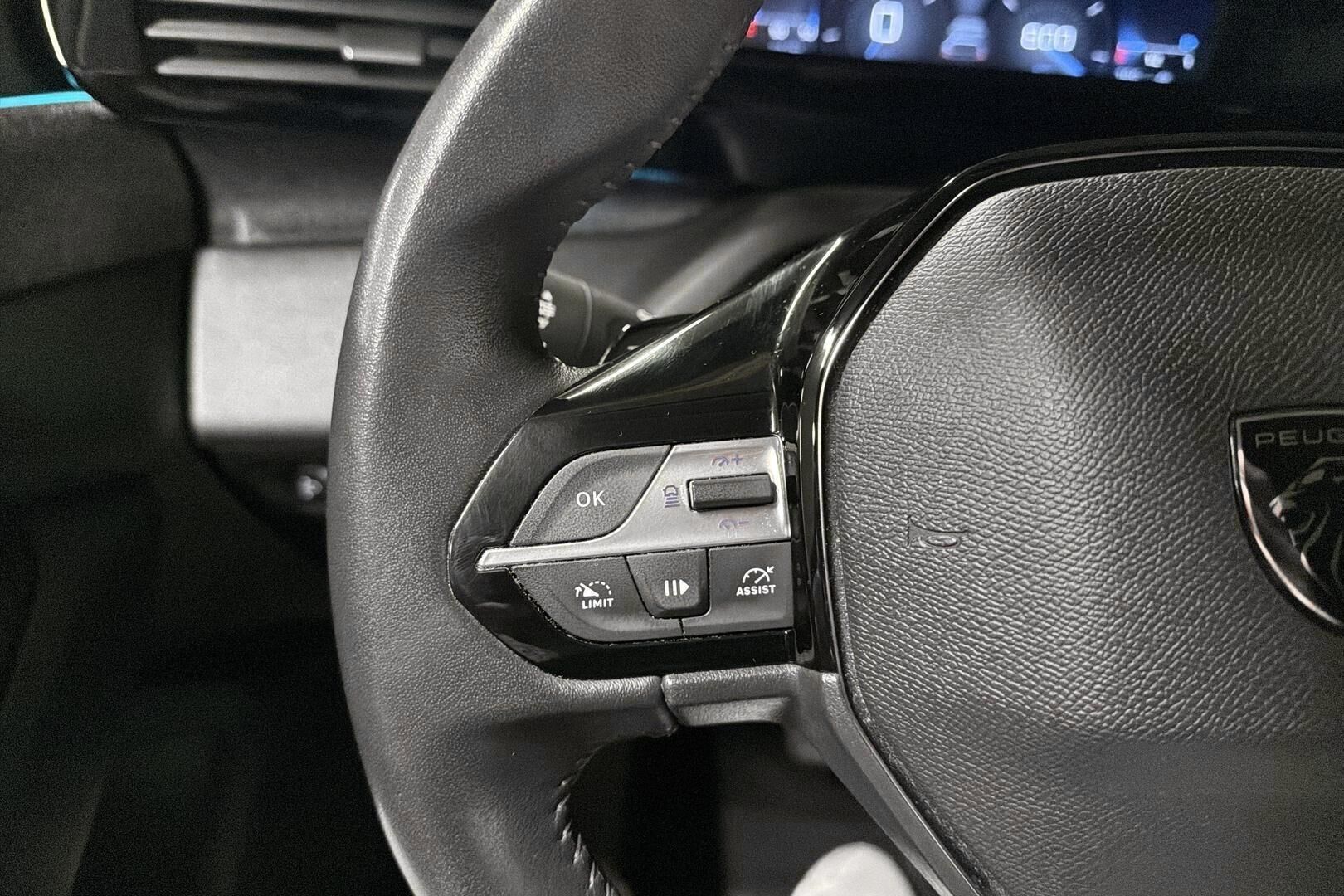 Peugeot 408 iso kuva 15
