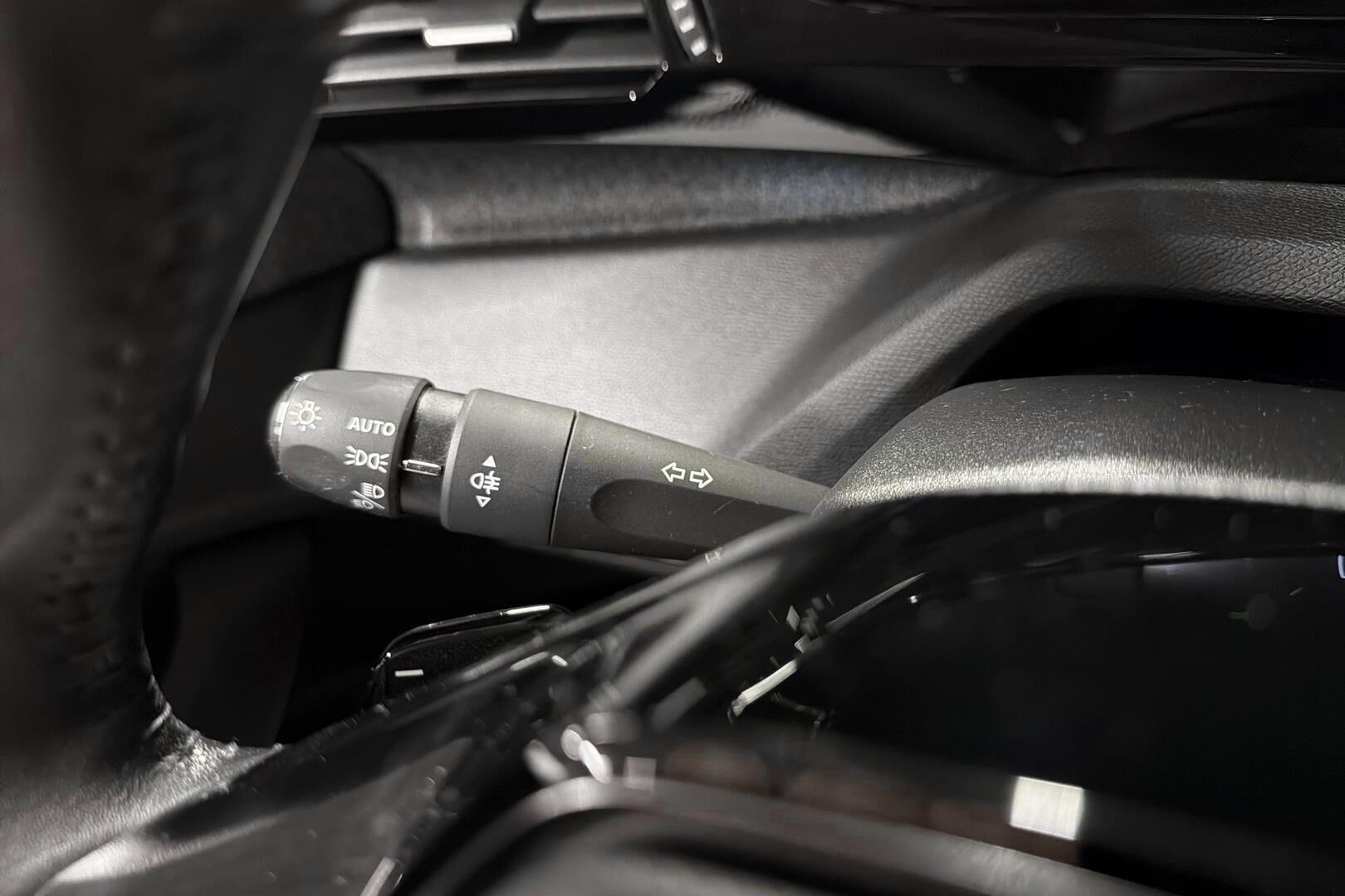 Peugeot 408 iso kuva 17