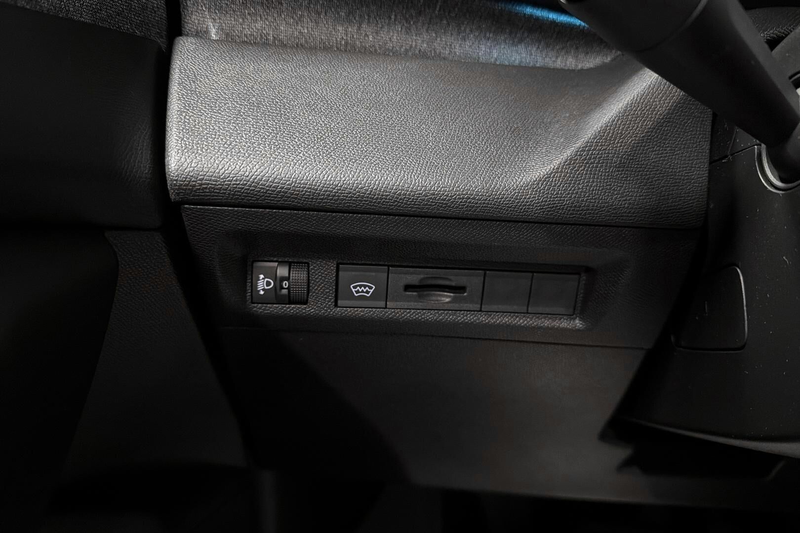 Peugeot 408 iso kuva 18