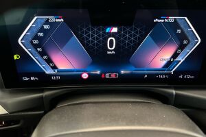 BMW i4 esikatselu 11