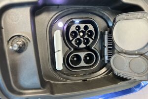 BMW i4 esikatselu 24