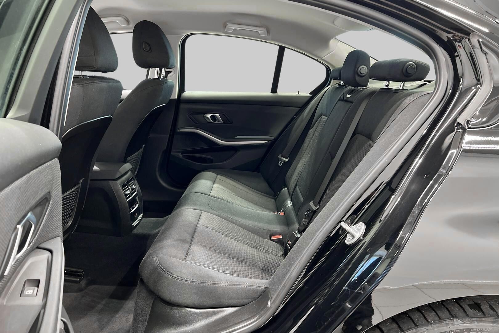 BMW 3-SARJA iso kuva 10