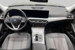 BMW 3-SARJA esikatselu 11