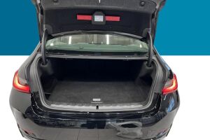 BMW 3-SARJA esikatselu 12