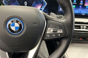 BMW 3-SARJA esikatselu 25