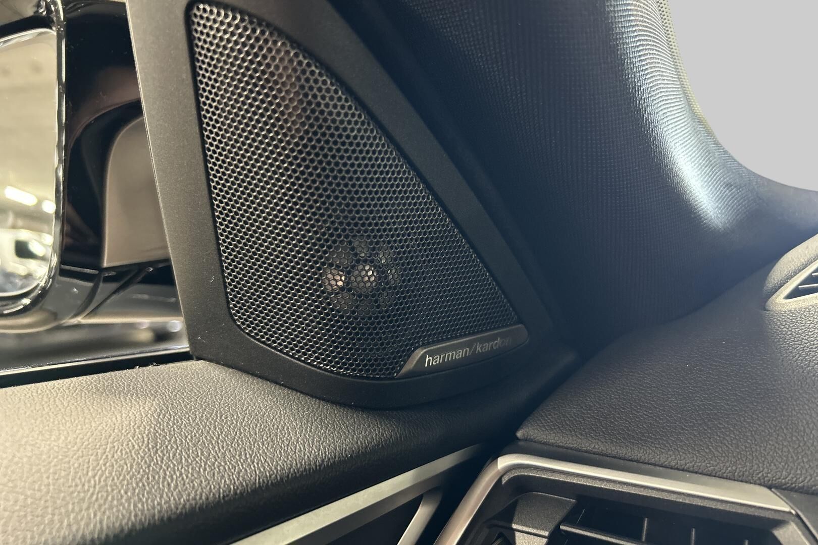 BMW I4 M50 iso kuva 34