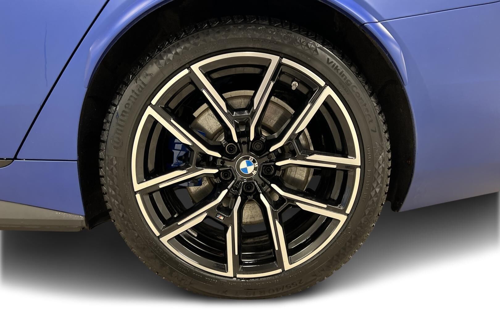 BMW i4 iso kuva 12