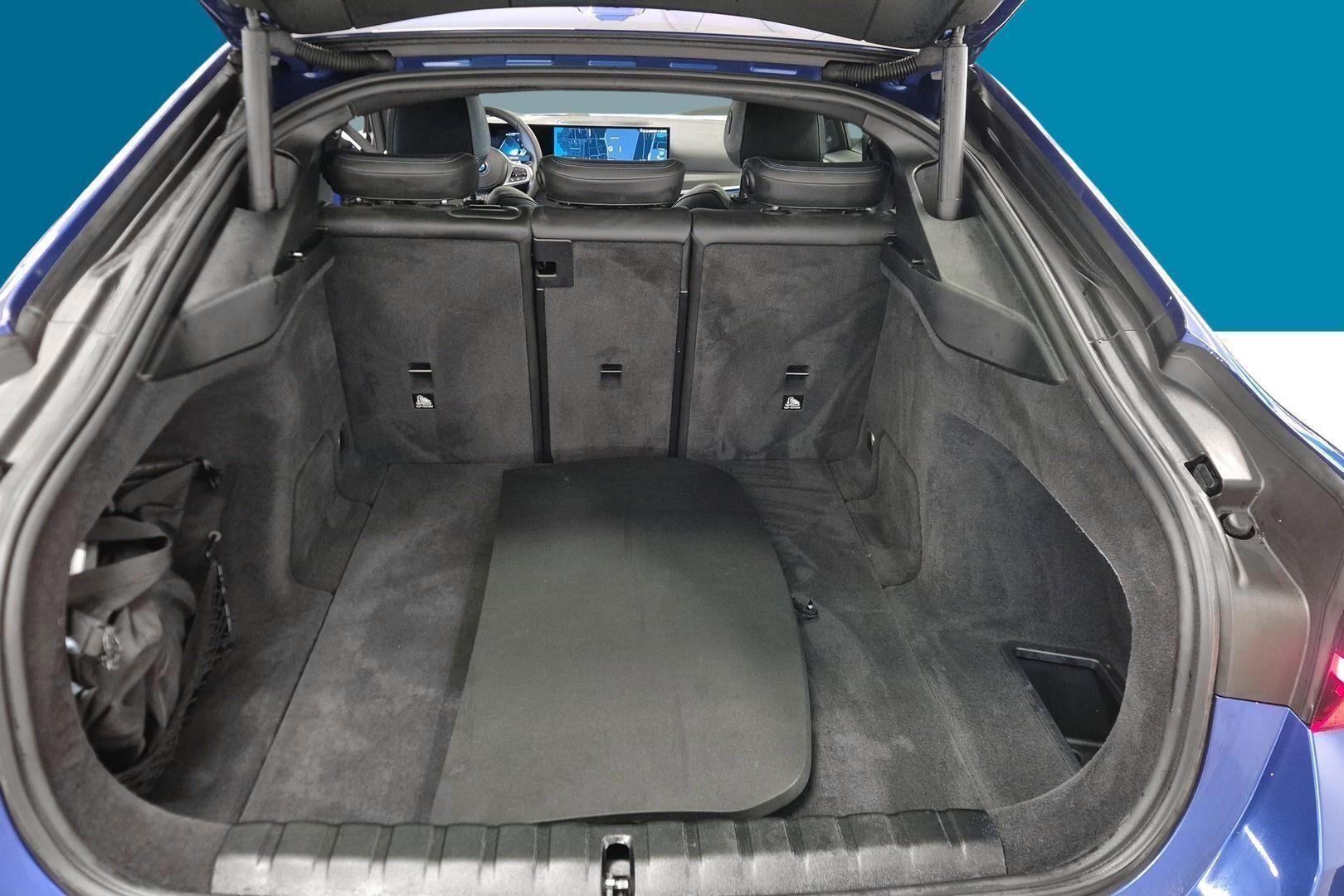 BMW i4 iso kuva 11