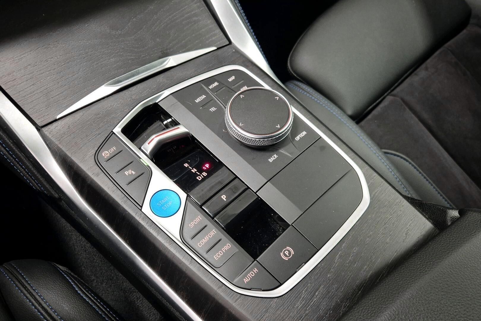 BMW i4 iso kuva 16