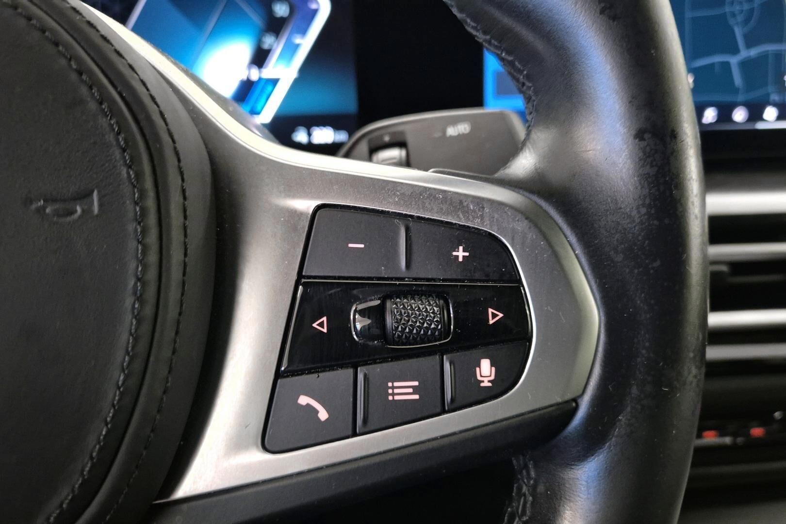 BMW i4 iso kuva 17