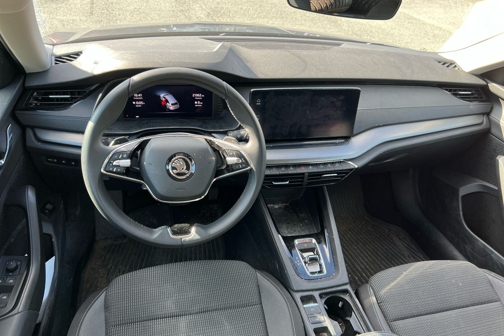 Skoda Octavia iso kuva 2