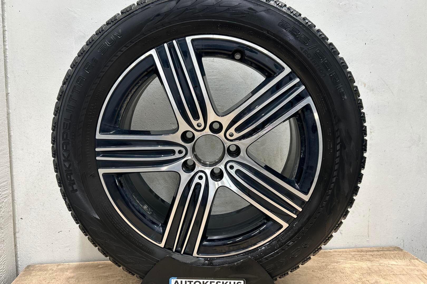 Mercedes-Benz GLA iso kuva 10