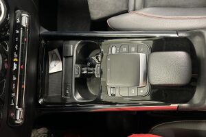 Mercedes-Benz GLA esikatselu 12