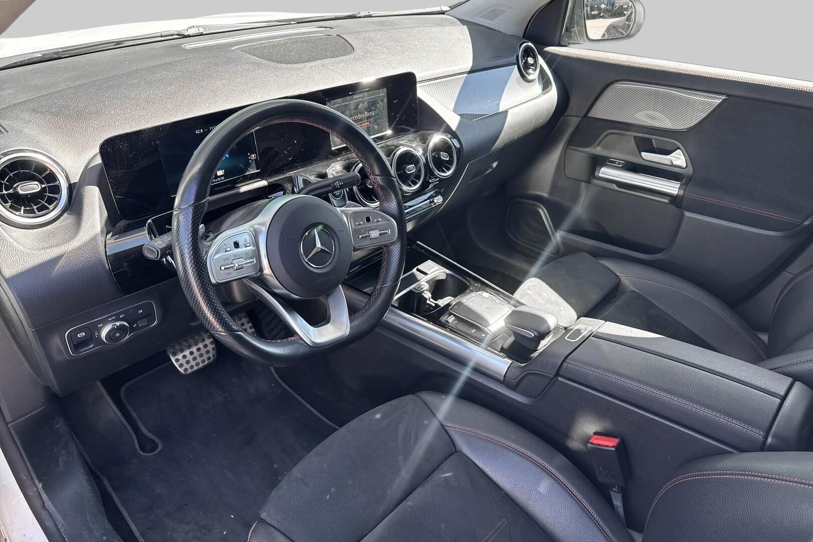Mercedes-Benz GLA iso kuva 2