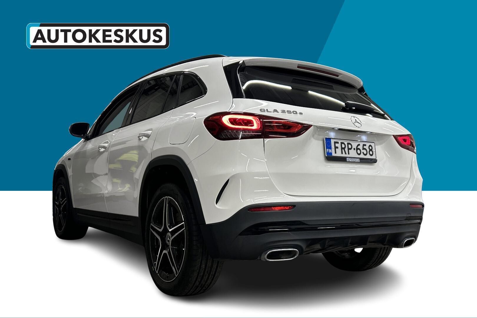 Mercedes-Benz GLA iso kuva 6