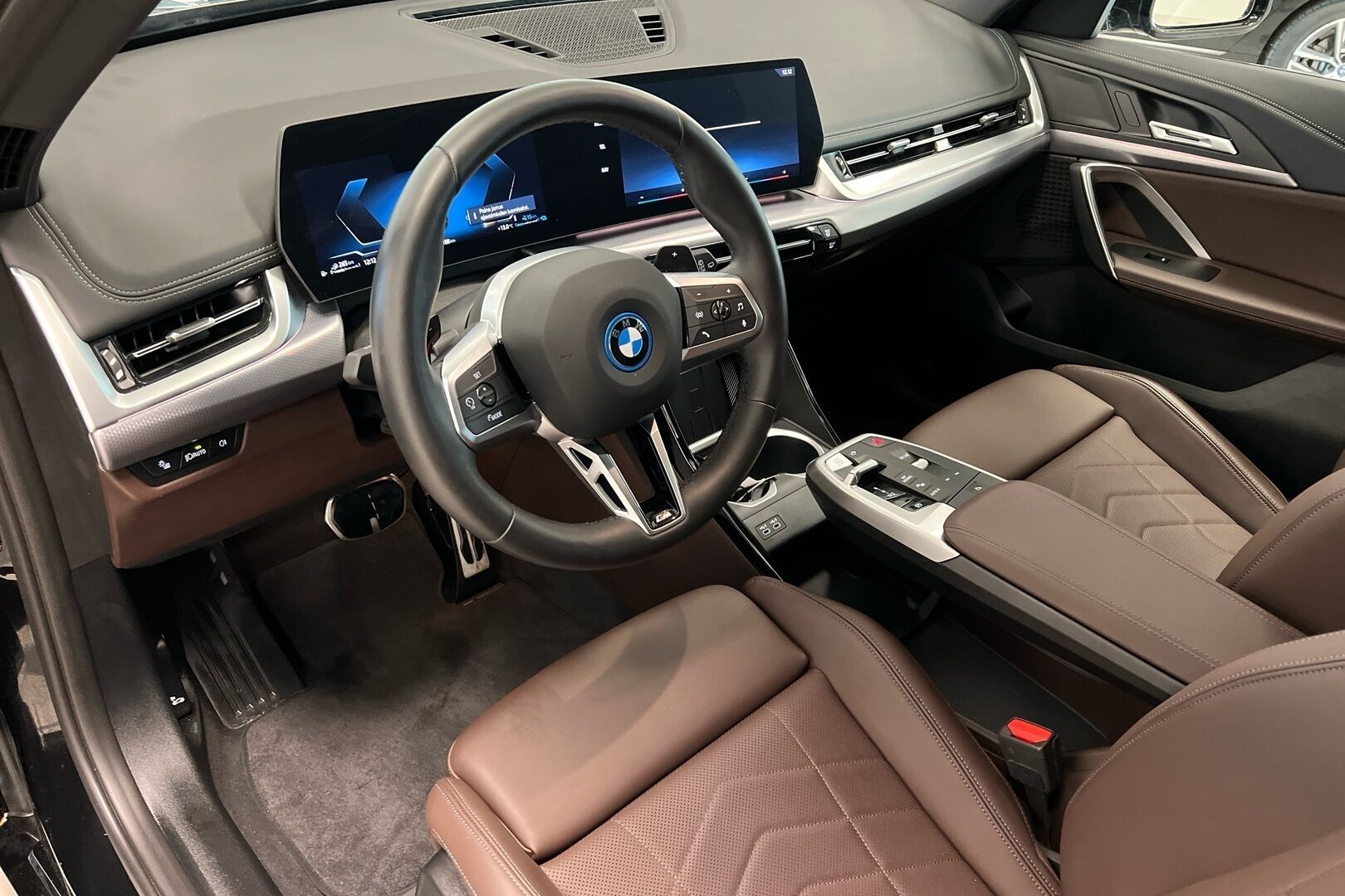 BMW X1 iso kuva 6
