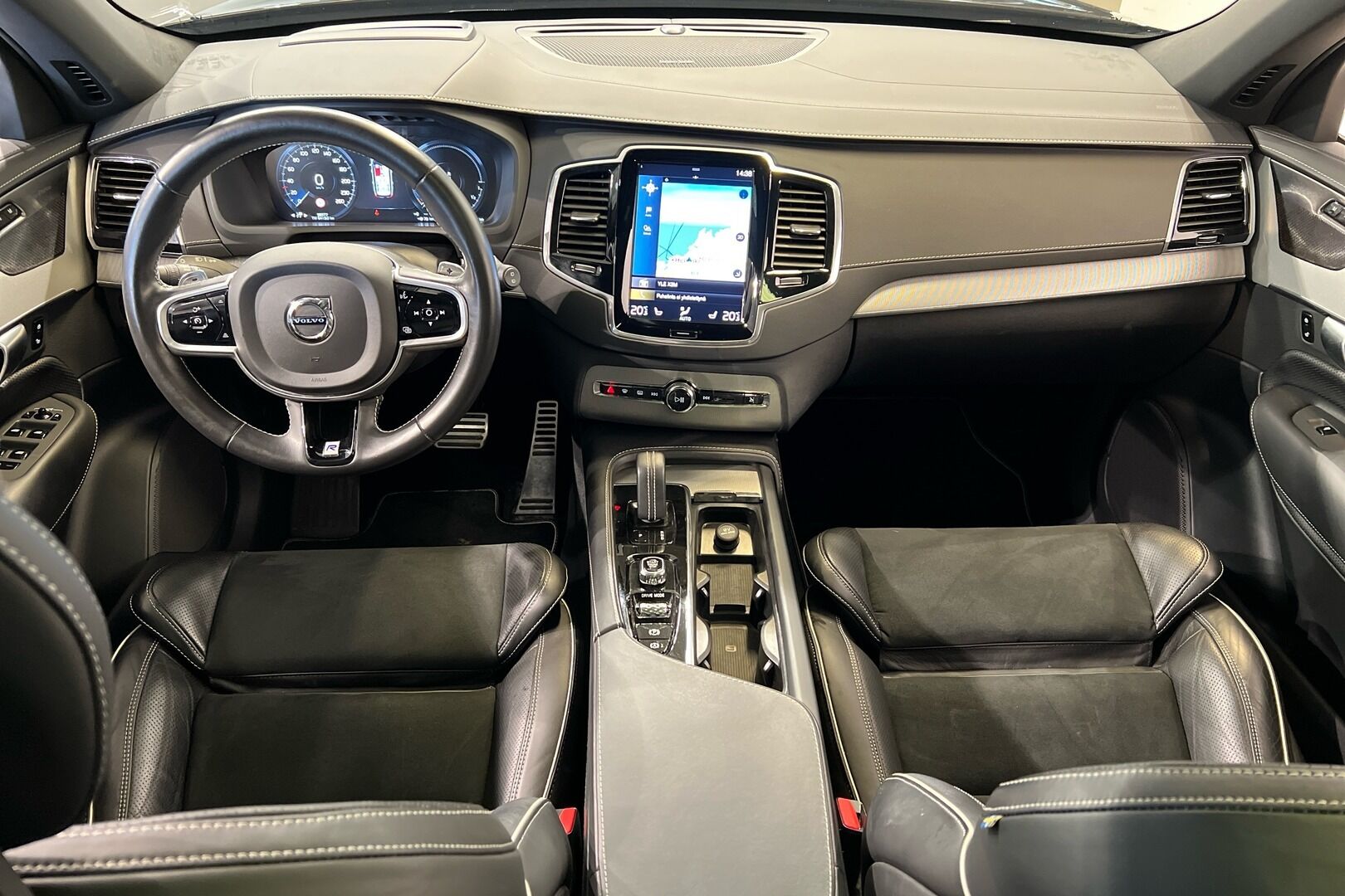 VOLVO XC90 iso kuva 12