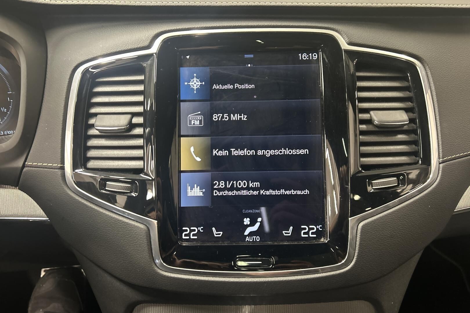 VOLVO XC90 iso kuva 18